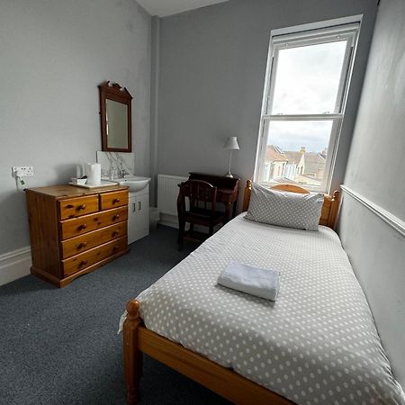 The Elms Guest House Bristol Filton Zewnętrze zdjęcie